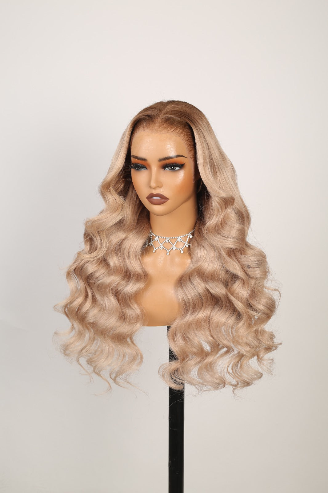 Ash blonde 26”