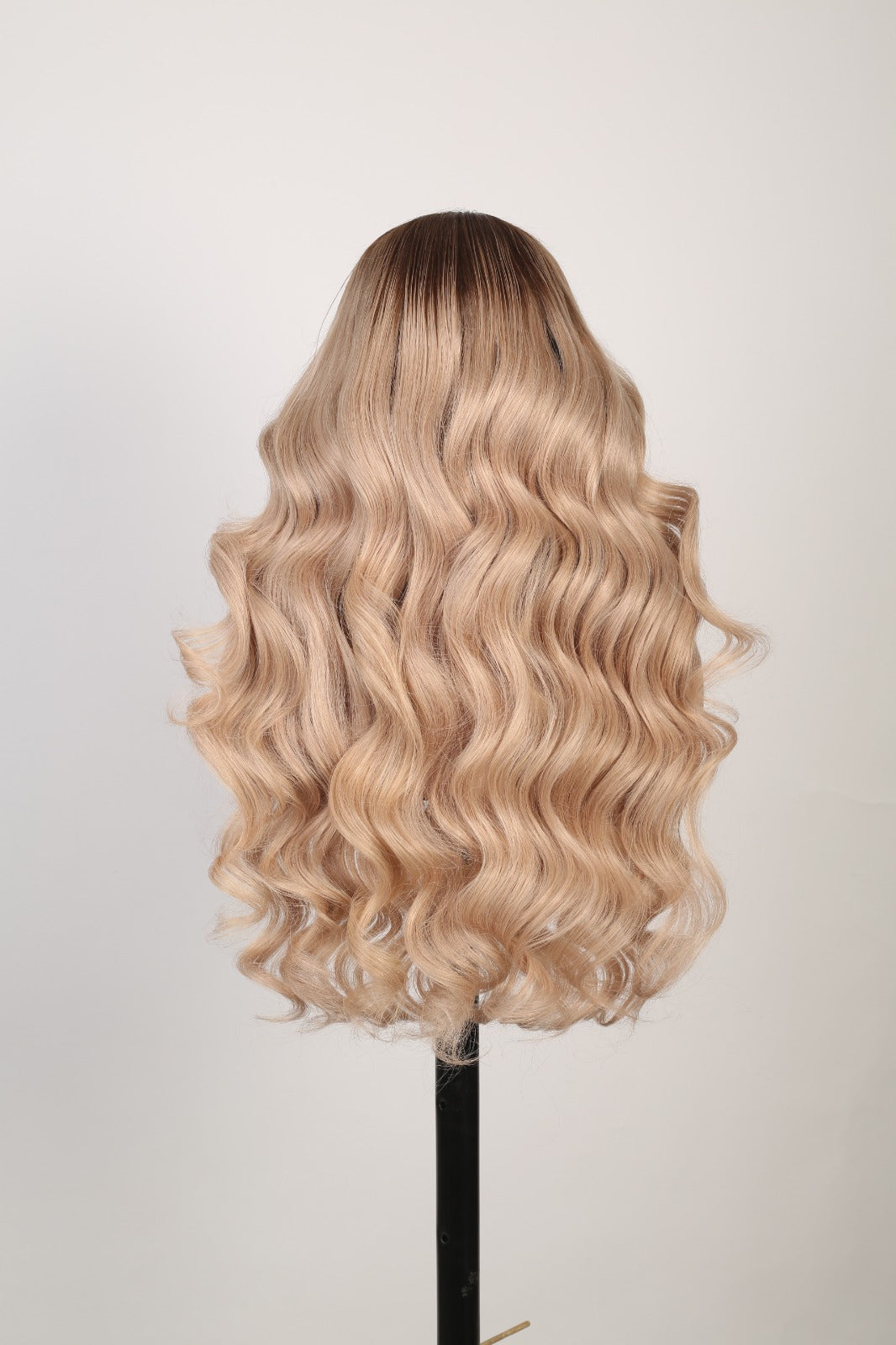 Ash blonde 26”